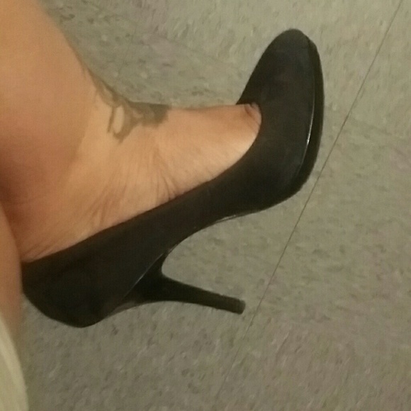 Coach - Picture 2 of 4